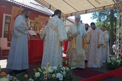"Vjera nas sjedinjuje sa stradalim sveštenomučenicima" Mitropolit Hrizostom služio  svetu arhijerejsku liturgiju u Ilijašu (FOTO)