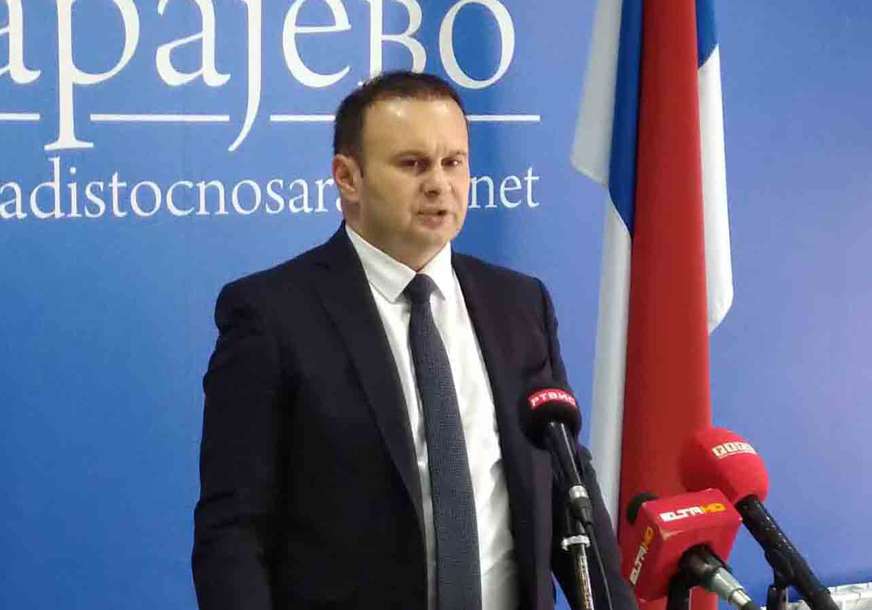 Ćosić odgovorio gradonačelnici Sarajeva "Svako može da protestuje u svojoj avliji, ali mi slavimo  9. januar"