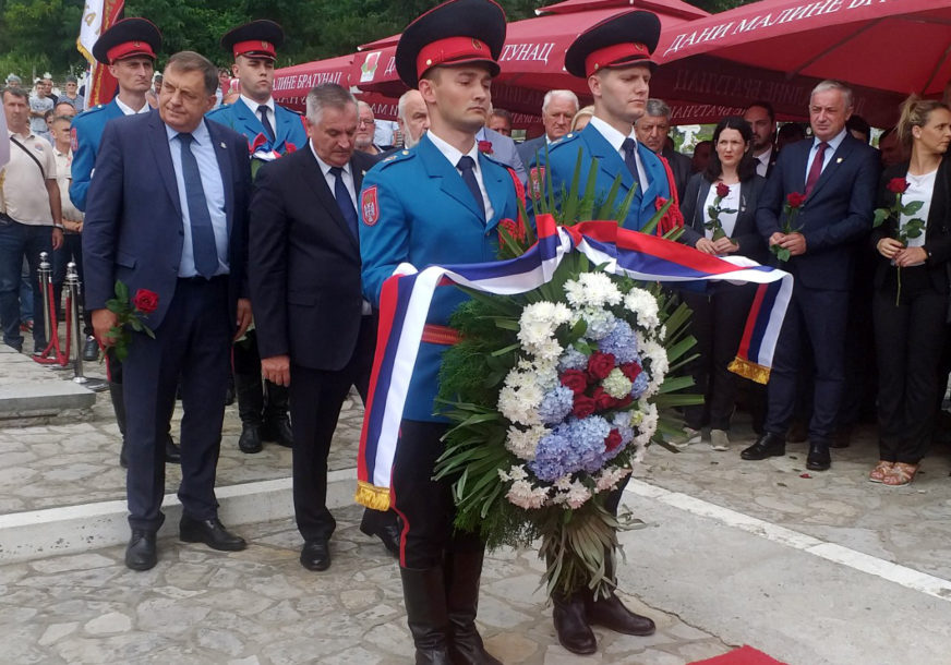 Pomen žrtvama rata: Služen parastos stradalim Srbima iz Podrinja (FOTO)