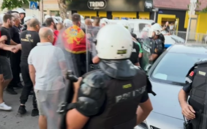 Sukob na ulicama Nikšića: Policija bacila suzavac i spriječila žestoki okršaj