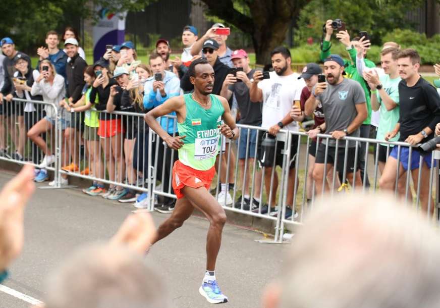 Dominantna pobjeda: Etiopljanin Tola je svjetski šampion u maratonu (FOTO)