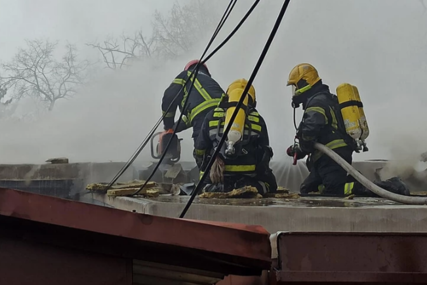 "Vatra je izbila na krovu kuće" Jedna osoba stradala u požaru