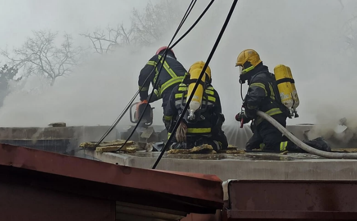 "Vatra je izbila na krovu kuće" Jedna osoba stradala u požaru