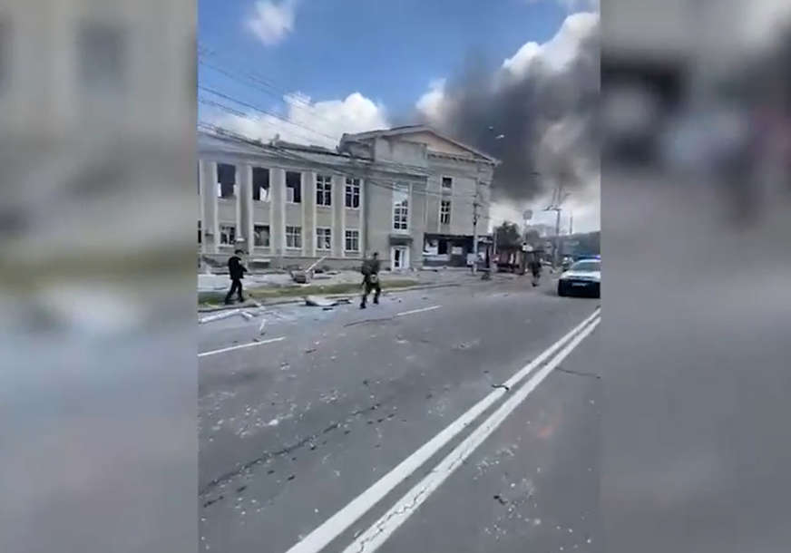 Ukrajinski zvaničnici objavili snimke: Sa podmornice u Crnom moru gađan grad (VIDEO)