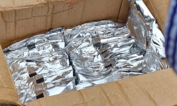 Heroin kupovali u Turskoj, pa prodavali u Srbiji: Policija  presrela dilere sa kutijama punim droge (VIDEO, FOTO)