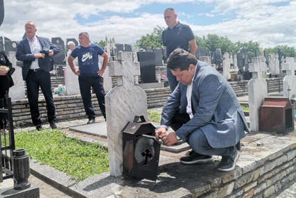 Stevandić poručio da su sve žrtve su ravnopravne “Fotografije pokazivale da su tu ubijene i po tri generacije Srba”(FOTO)