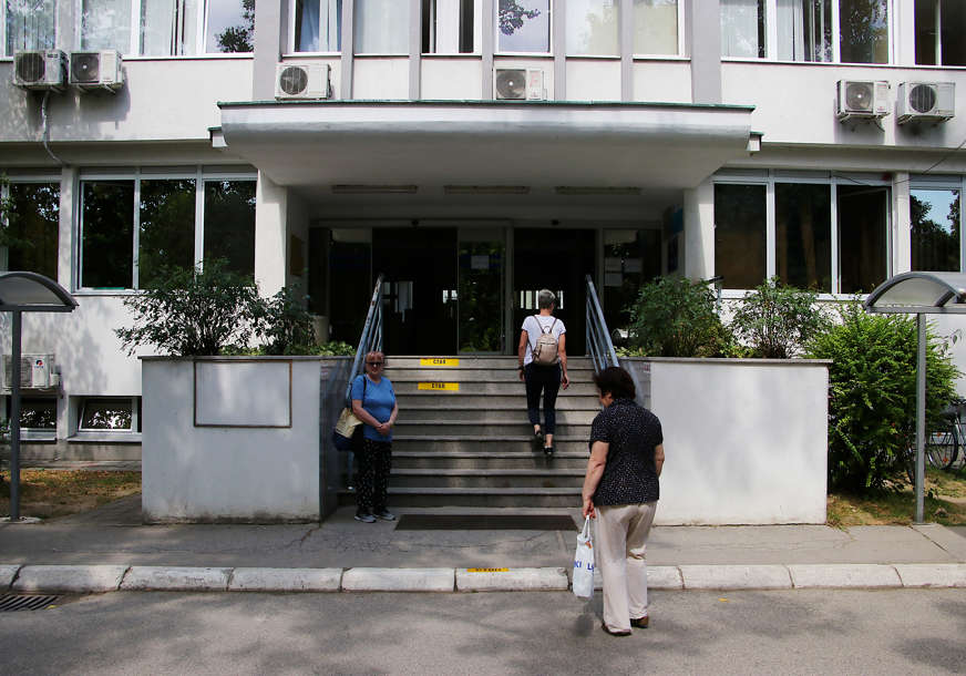 PREMINULA DVA STARIJA MUŠKARCA Koronom u Srpskoj zaraženo još 145 osoba, u bolnici 154 pacijenta