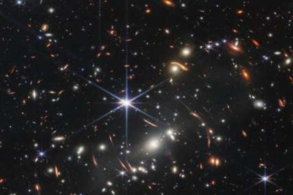 DUBOKI SVEMIR "Džejms Veb" snimio galaksiju staru 13,4 milijardi godina (VIDEO)