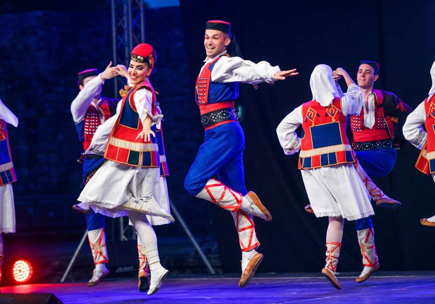 Publika uživala u zvucima tradicionalne muzike: Na Kastelu počeli "Banjalučki etno dani“