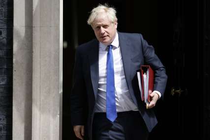 DŽONSON PODNOSI OSTAVKU Britanski mediji objavili da premijer priznaje poraz