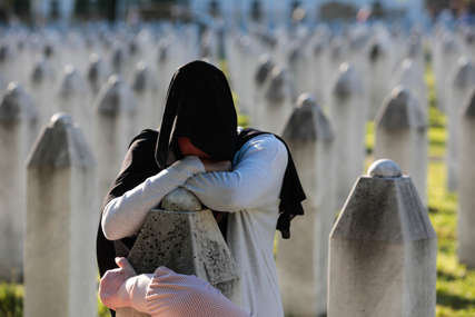 “Ako išta trebate pogledati danas, neka to bude ovo” Mlinarevićeva podijelila  govor direktora Memorijalnog centra Srebrenica