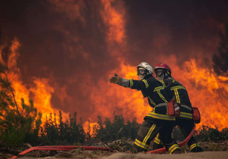 Angažovano više od 1.000 vatrogasaca: Ponovo se rasplamsao požar u Sloveniji, u toku evakuacija stanovništva (VIDEO)