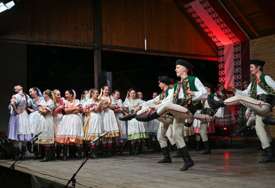 "20 godina čuva našu kulturu i tradiciju" Festival "Kozara etno" okupio oko 400 učesnika (FOTO)