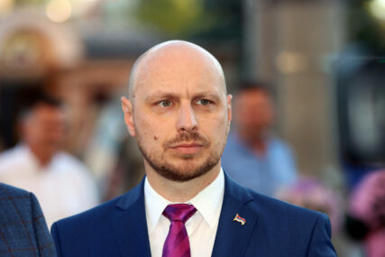 “Ponovo samostalno istupa” Petković tvrdi da Turkovićeva sprovodi politiku SDA