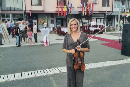 Violinska promenada kroz BiH: Banjalučanka Natalija Todorović kroz nastupe na otvorenom promoviše klasičnu muziku