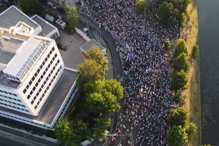 SKUP PROTEKAO BEZ INCIDENATA Na protestu ispred OHR bilo više od 7.000 ljudi