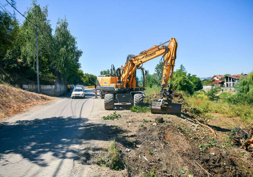 Za radove 650.000 KM: Nastavljena izgradnja puta kroz Priječane