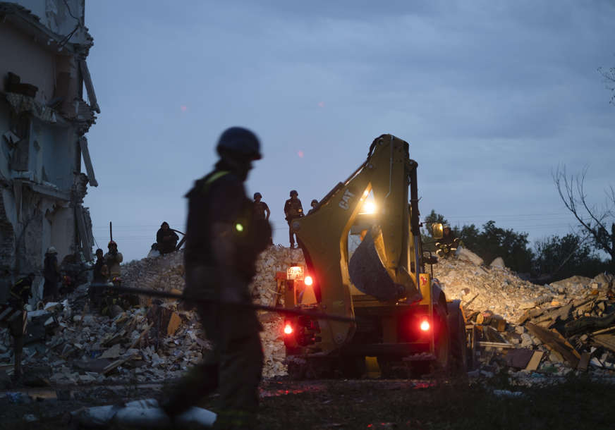 SPASENO 9 LJUDI Broj mrtvih u ruševinama u Časiv Jaru popeo se na 43