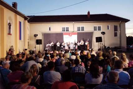 Prijedorsko ljeto kulture: Na međunarodnom festivalu tamburaša pet orkestara (FOTO)