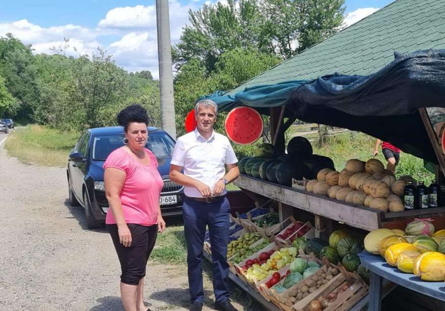 Duratović posjetio naselje Ališići: Pomoć poljoprivrednicima zbog štete izazvane nevremenom (FOTO)