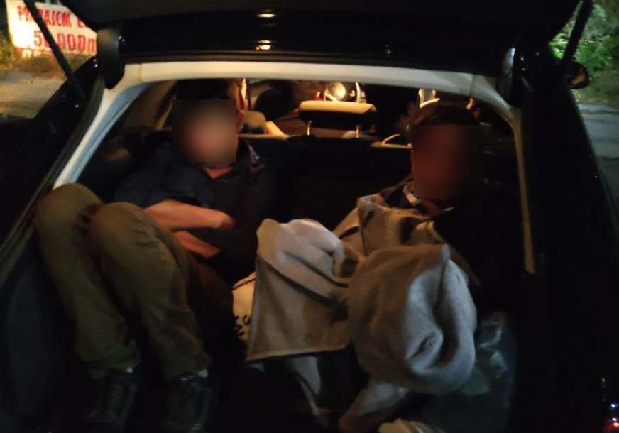 Pokušao da bježi, pa se prevrnuo: Uhapšen muškarac (27) zbog pokušaja krijumčarenja 11 migranata