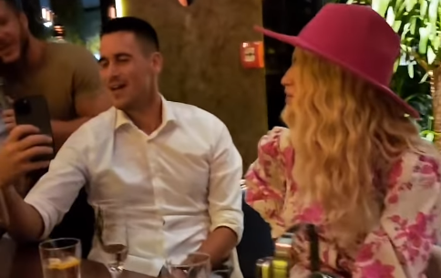 Na proslavi Đokovića pojavila se djevojka njegovog brata: Sa šeširom u kafiću rijetko ko ju je prepoznao (VIDEO)