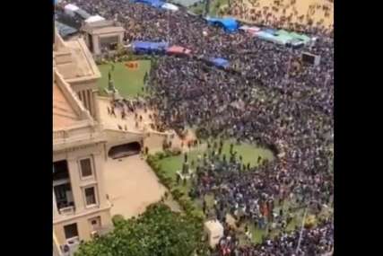 HAOS U ŠRI LANKI Demonstranti osvojili državničku palatu, premijer podnosi ostavku, predsjednik pobjegao (VIDEO)
