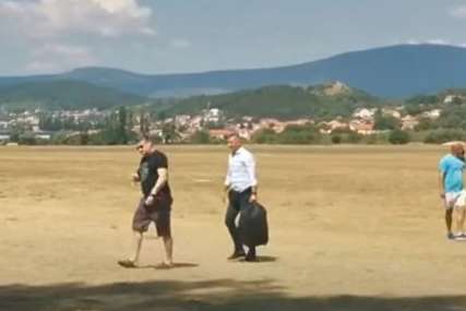 Milanović sve iznenadio ležernim izdanjem: Iz helikoptera izašao u šorcu i papučama (VIDEO)