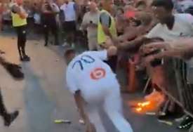 Sekunda do najbizarnije povrede u karijeru: Aleksisu proklizala noga pred očima navijača (VIDEO)