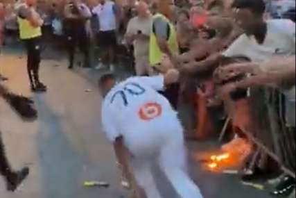 Sekunda do najbizarnije povrede u karijeri: Aleksisu proklizala noga pred očima navijača (VIDEO)