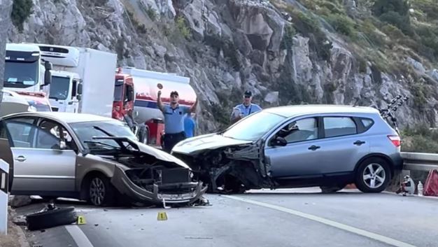 Teška nesreća kod Dubrovnika: U sudaru automobila povrijeđeno više ljudi (VIDEO)