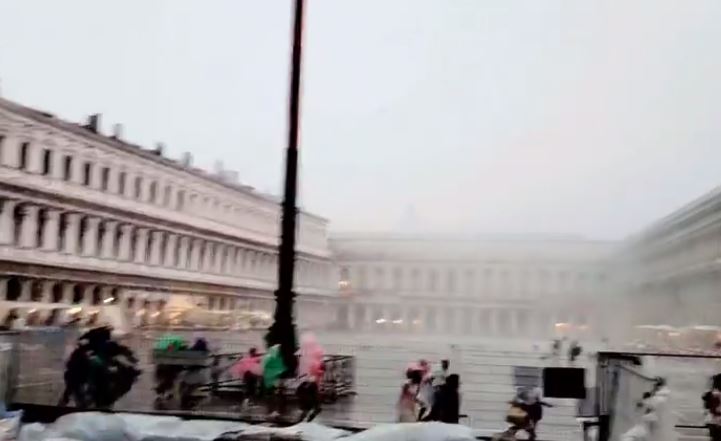 Loše vijesti stižu iz Italije: Dvije osobe poginule u oluji (VIDEO)