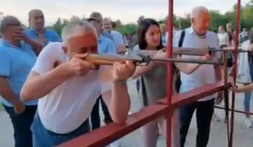 ILINDANSKI ZBOR U MARIĆKI Borenović i Trivićeva pokazali "pucačke" vještine (VIDEO)