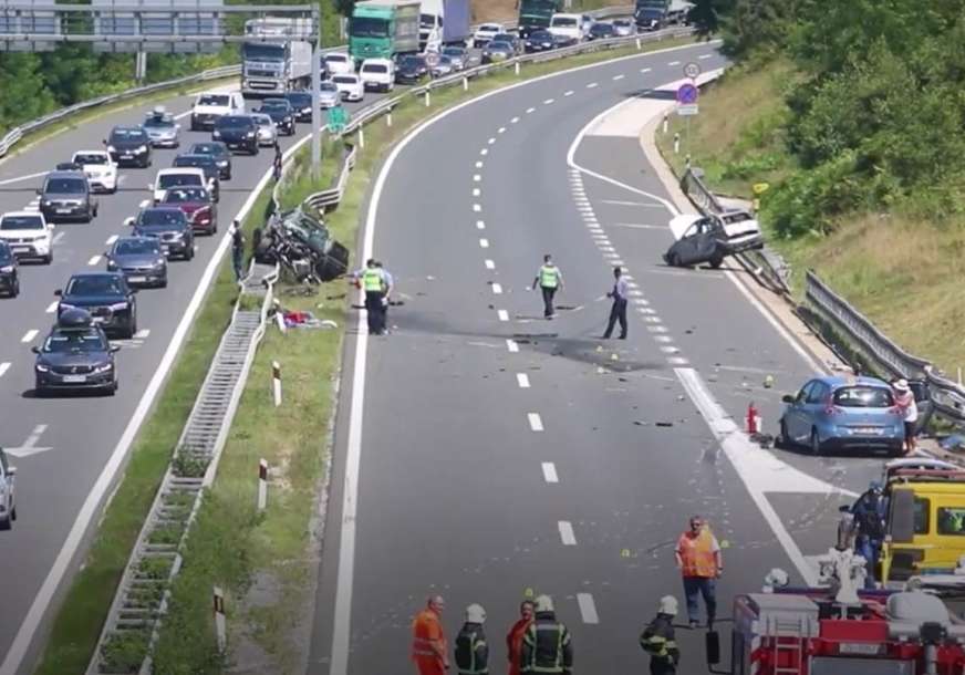Jezivi prizori na auto-putu kod Karlovca: U stravičnom sudaru poginuo Slovak, sedmoro povrijeđeno (VIDEO)