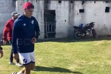Suarez i svlačionica bez prozora i vrata: Uslovi u kojima igra urugvajski Liverpul zaprepastili javnost (VIDEO)