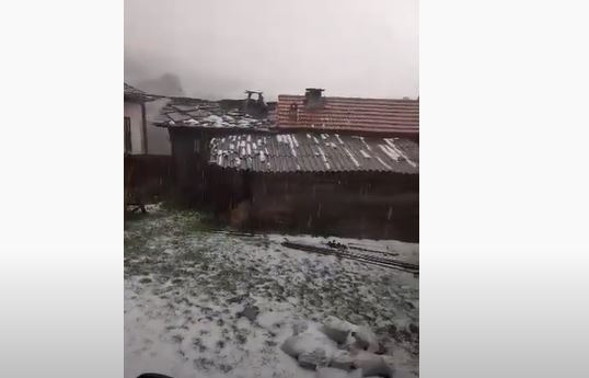 ULICAMA TEKU RIJEKE Jaka oluja praćena gradom   pogodila dijelove Srbije  (VIDEO)