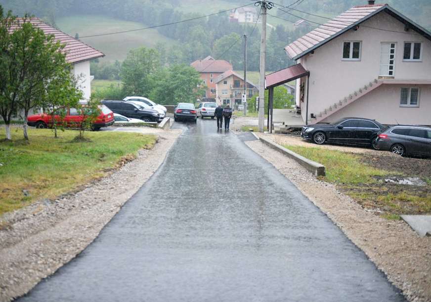 Mještanima godinama bio prioritet: Asfaltiran dio Ulice Brkovića put u Motikama