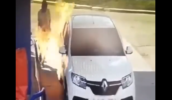 BUKNUO PLAMEN Zapalio cigaretu dok je točio gorivo (VIDEO)