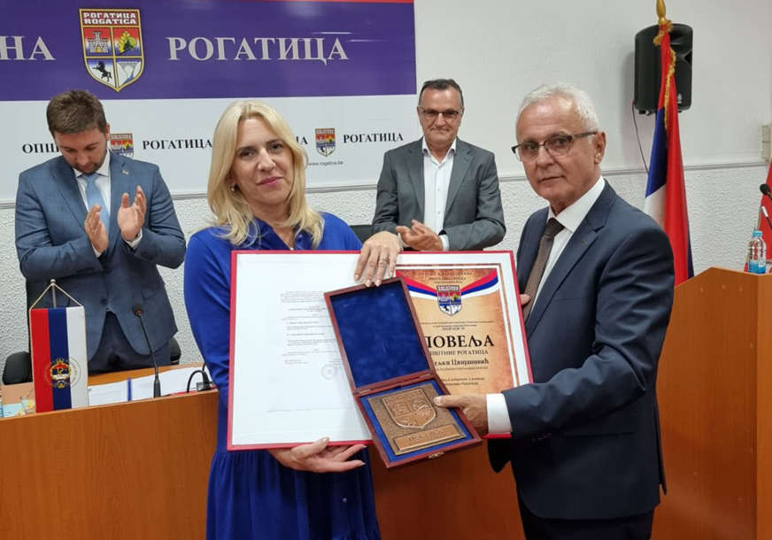 "Nastavljamo s razvojem Rogatice"  Cvijanovićevoj dodijeljeno najveće priznanje opštine