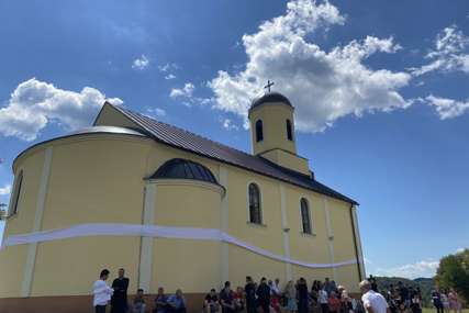 Osvećena crkva u Sjeničaku na Kordunu: Spomenik i duhovni centar o srpskom stradanju tokom tri vijeka (FOTO)