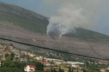 Požarna linija duga 300 metara: Helikopter gasi vatru na Leotaru