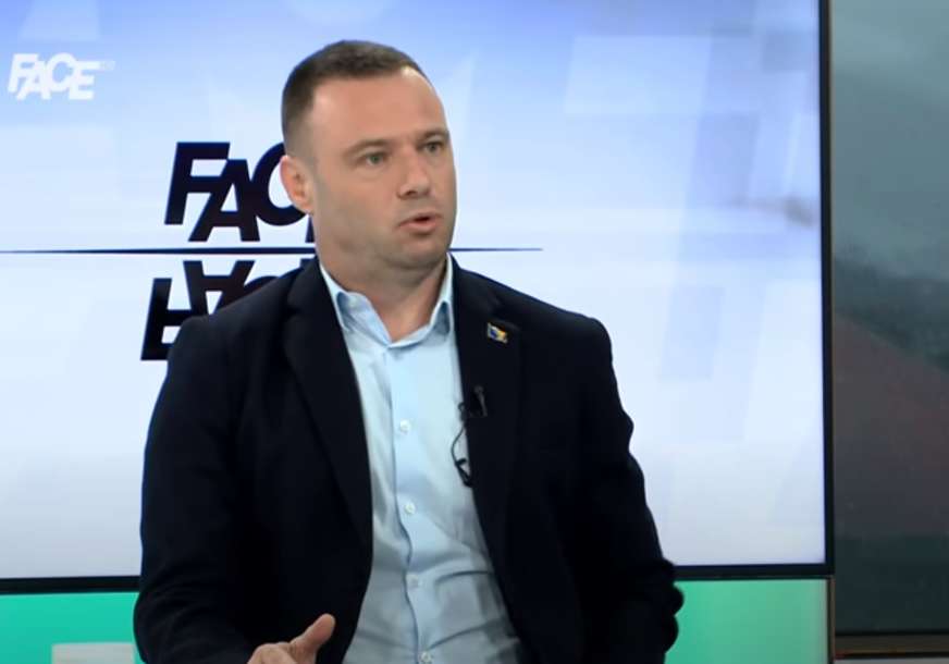 "Patriotizam mjere što jačim međunarodnim tutorstvom" Vukovićev poziv Šmitu da nametne zakon RAZLJUTIO POLITIČARE u Srpskoj