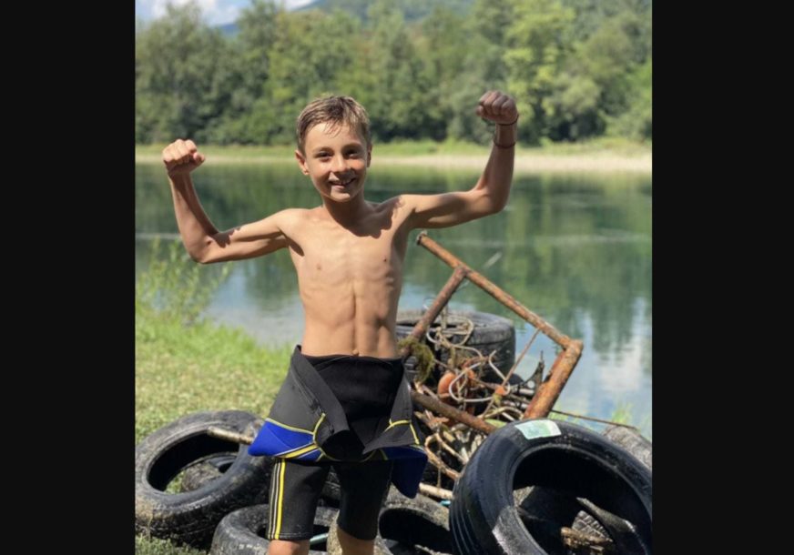 Maleni Vukašin pobrao je sve simpatije: Ima samo 8 godina, a ronio je Drinom kako bi je očistio od smeća (FOTO)