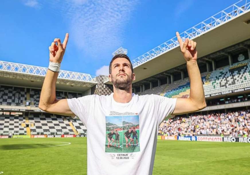 EMOTIVNO Crnogorski fudbaler izmamio suze zbog poruke