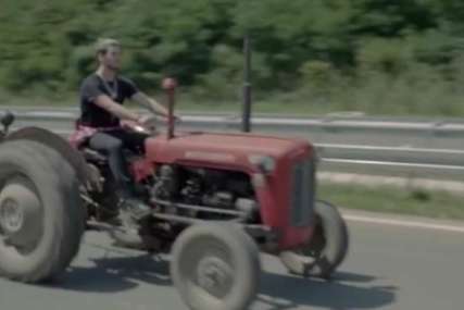 Isplivali novi detalji iz života porodice Adaktar: Adam vozio traktor, Alis igrala na njivi sa ovcama (VIDEO)