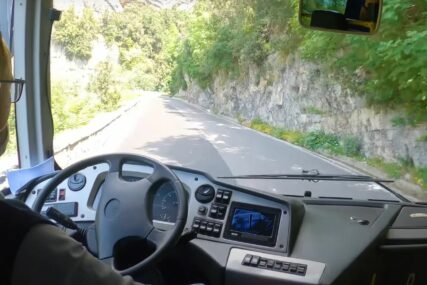 “HOROR KOJI TRAJE GODINAMA” Vožnja “putem smrti” iz Crne Gore ka Srbiji za putnike prava trauma (VIDEO)