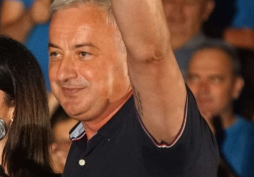 Misteriozna poruka na Borenovićevoj ruci: Nakon skupa PDP svi pričaju o tetovaži predsjednika stranke, a ona glasi OVAKO (FOTO)