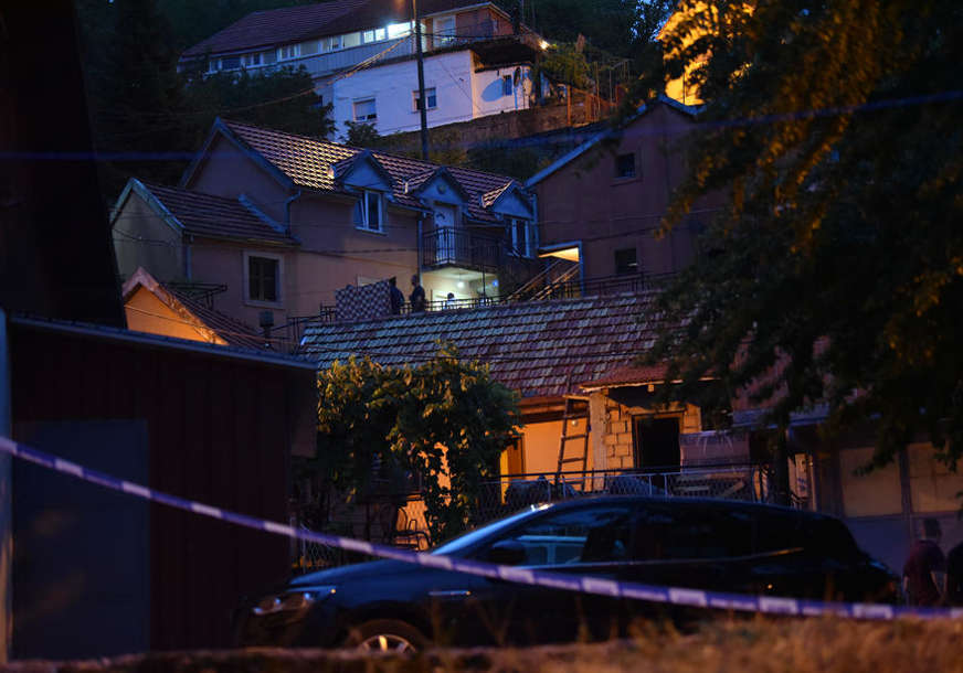 Očevidac nezapamćenog zločina na Cetinju otkrio detalje tragedije "Moja žena je sa djecom uspjela nekako da pobjegne u kuću i zaključa se"