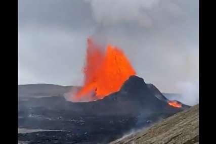 Zabilježeno preko 3.000 zemljotresa: Eruptirao vulkan na Islandu u blizini aerodroma, prijeti opasnost od opasnog gasa (FOTO)