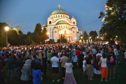 Vlada otkazala, a crkva podržala njenu odluku: Litija kroz Beograd pokazala da nije za EVROPRAJD